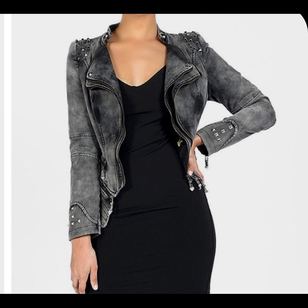 The “Rochester” Denim jacket, in good condition but fits really really small.